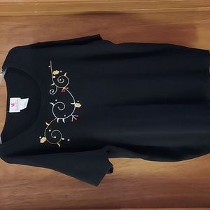 Quacker Factory Top for Christmas